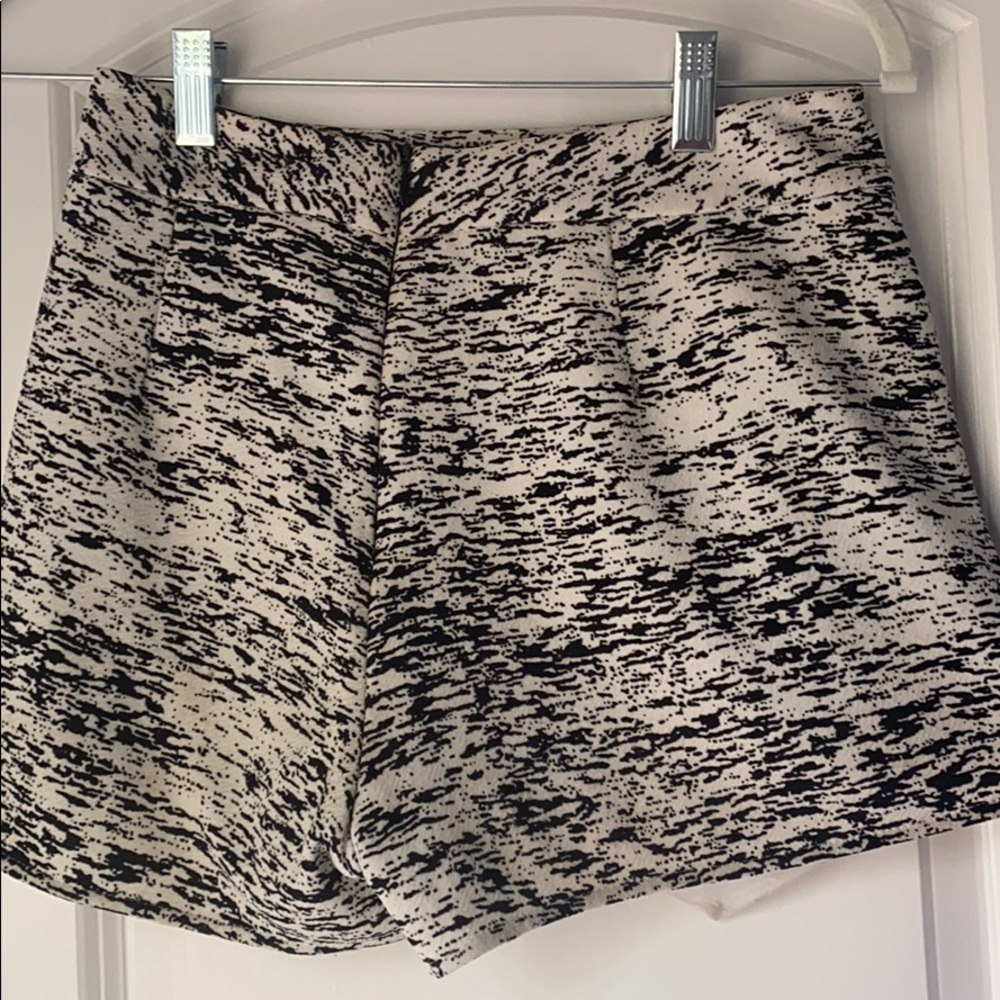 Skort - Picture 2 of 3